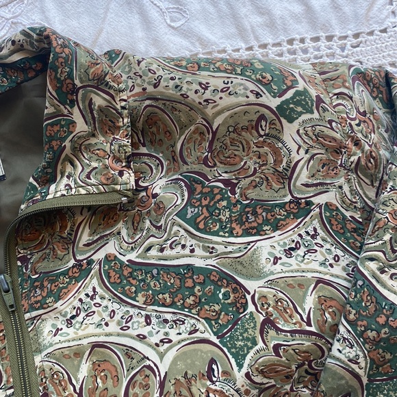 100% Silk Green Paisley 90’s Bomber Jacket - Picture 3 of 4